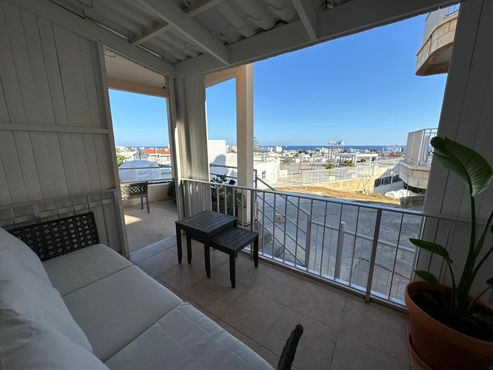 Topikos Apartments Айя-Напа Екстер'єр фото