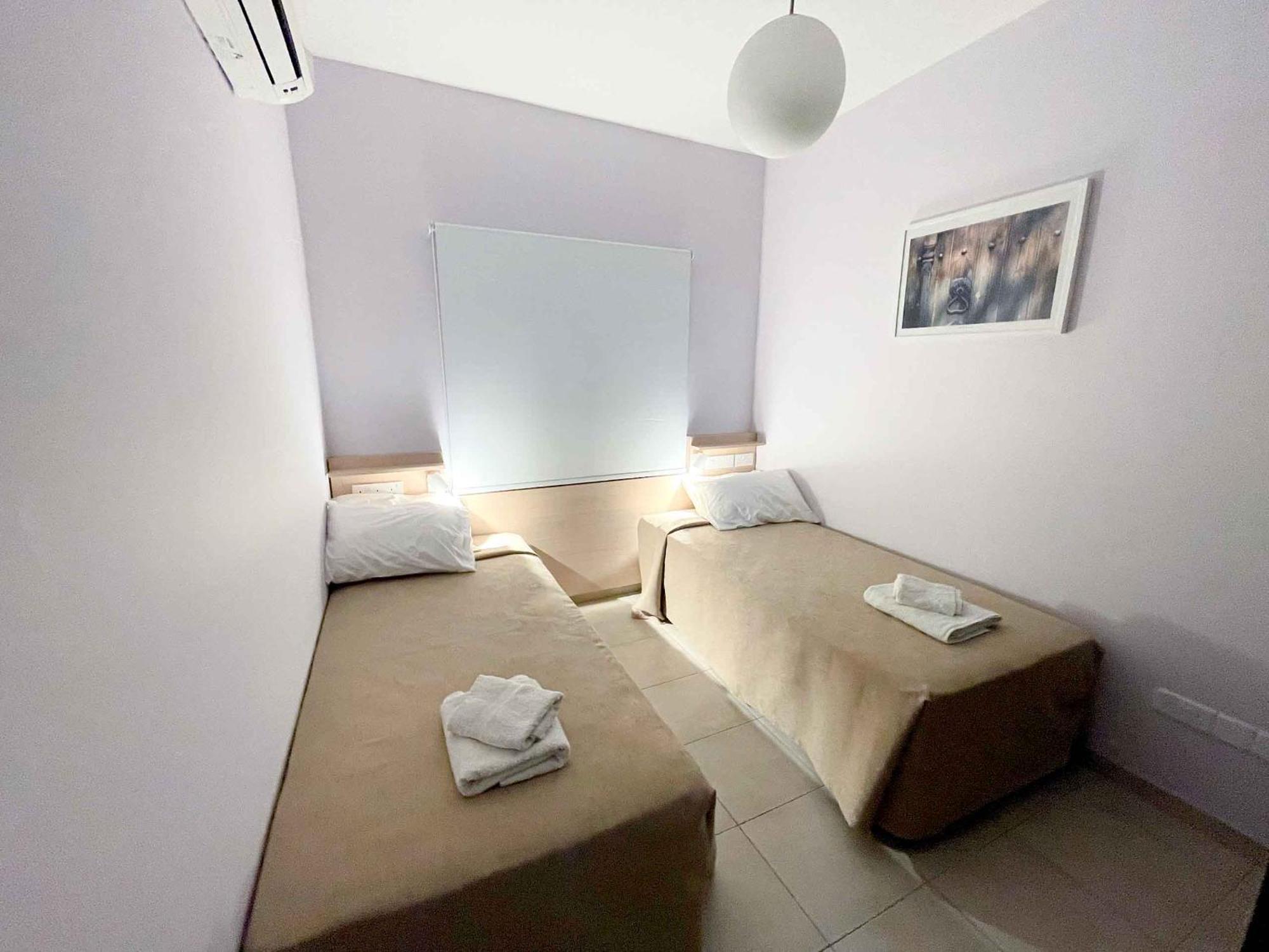 Topikos Apartments Айя-Напа Номер фото