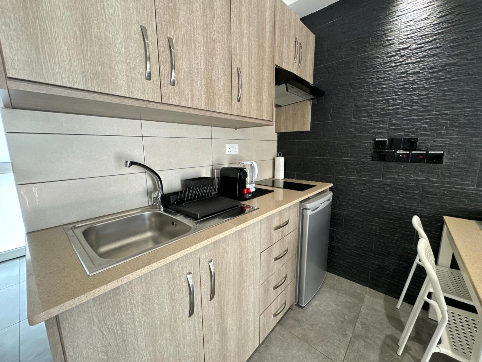 Topikos Apartments Айя-Напа Екстер'єр фото
