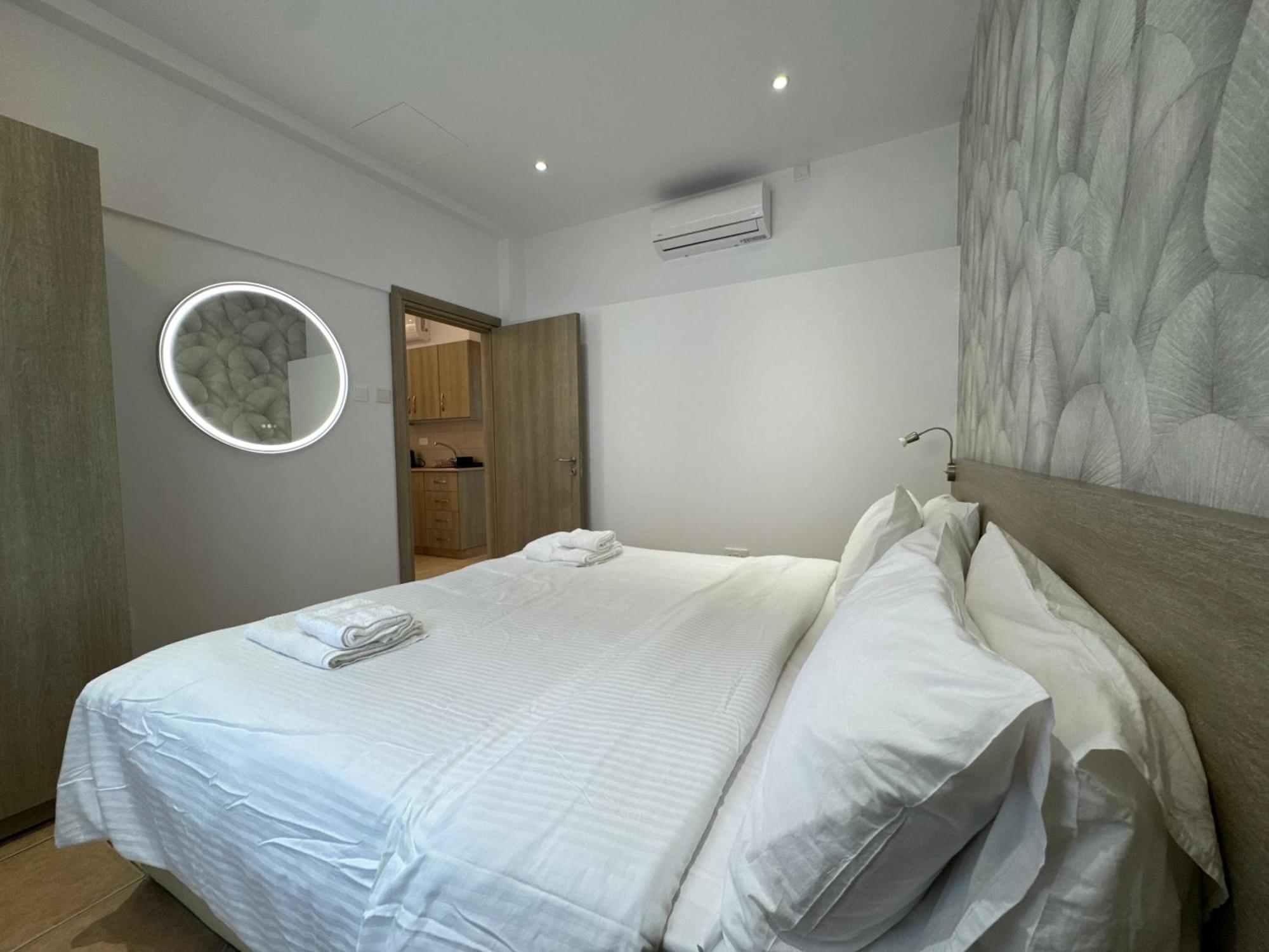 Topikos Apartments Айя-Напа Екстер'єр фото
