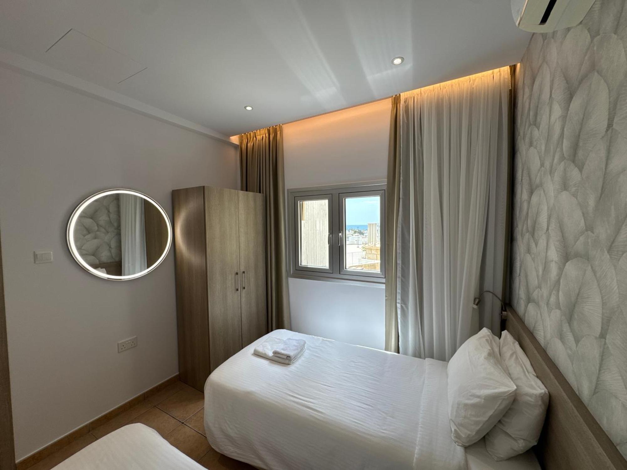 Topikos Apartments Айя-Напа Екстер'єр фото