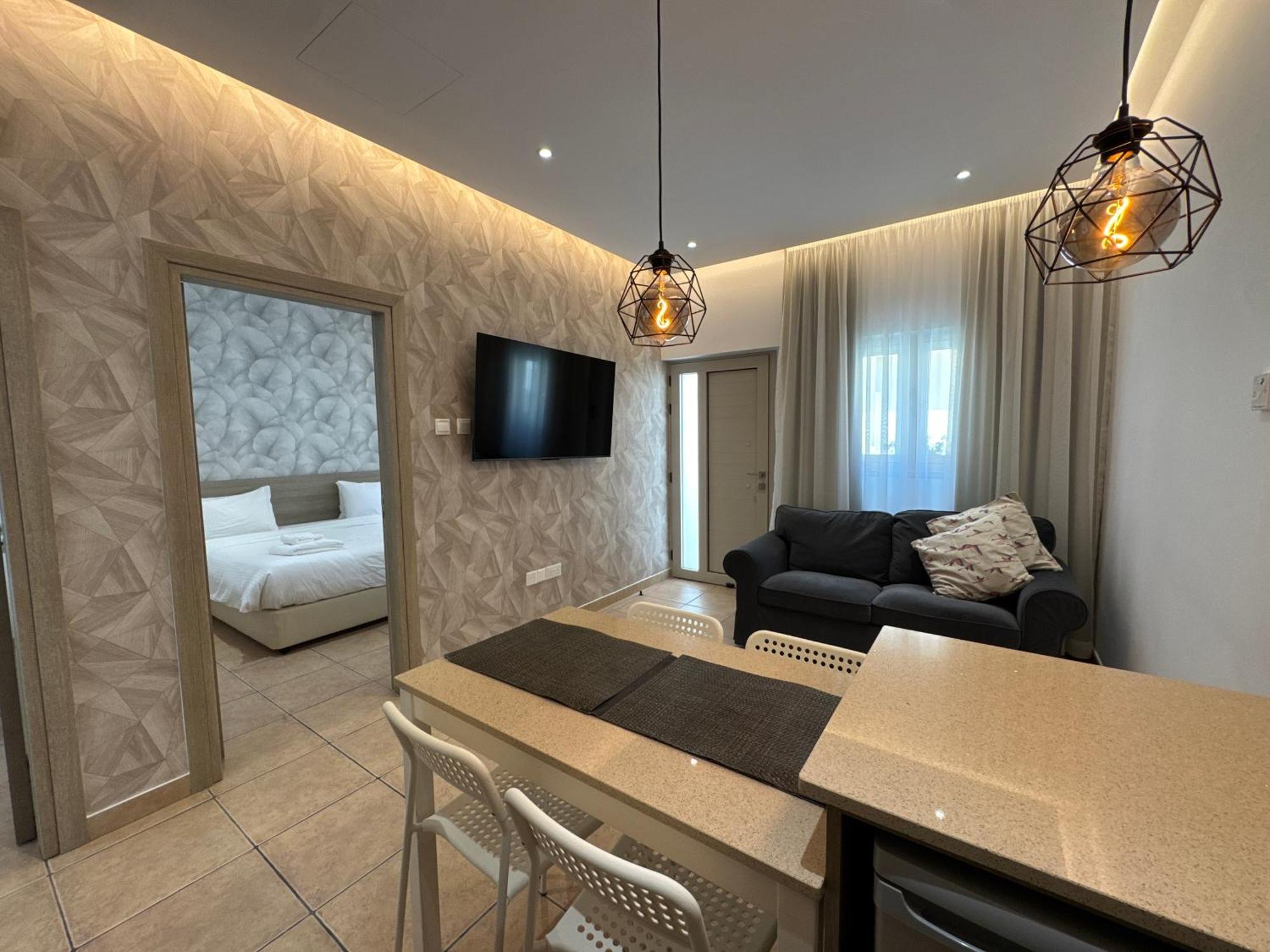 Topikos Apartments Айя-Напа Екстер'єр фото